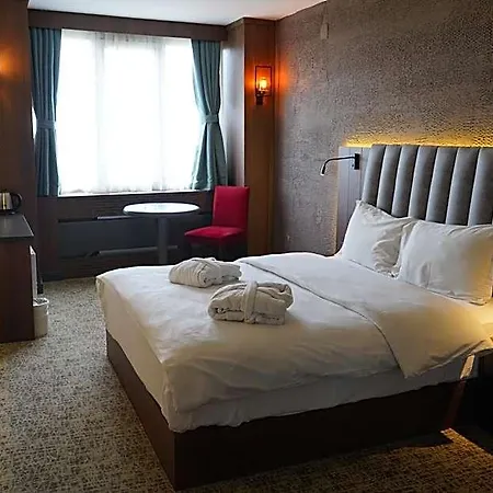 Kirci Termal & Hotell 4*