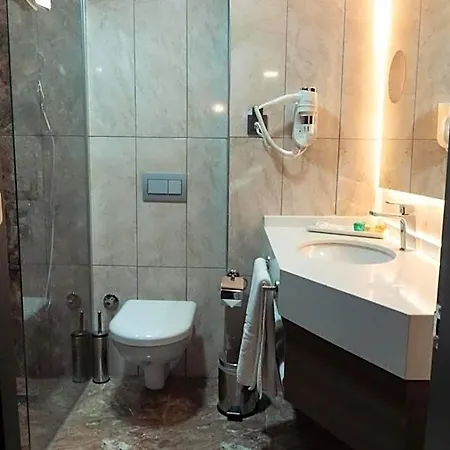 Kirci Termal & Hotell 4*